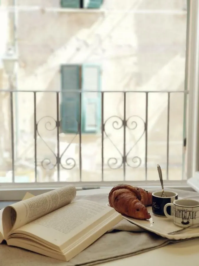 Vernazza Luxury Apartment 0*,